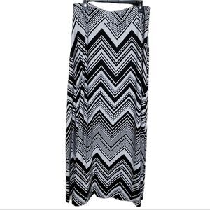 Studio JPR Black and White Chevron Print Maxi Skirt L